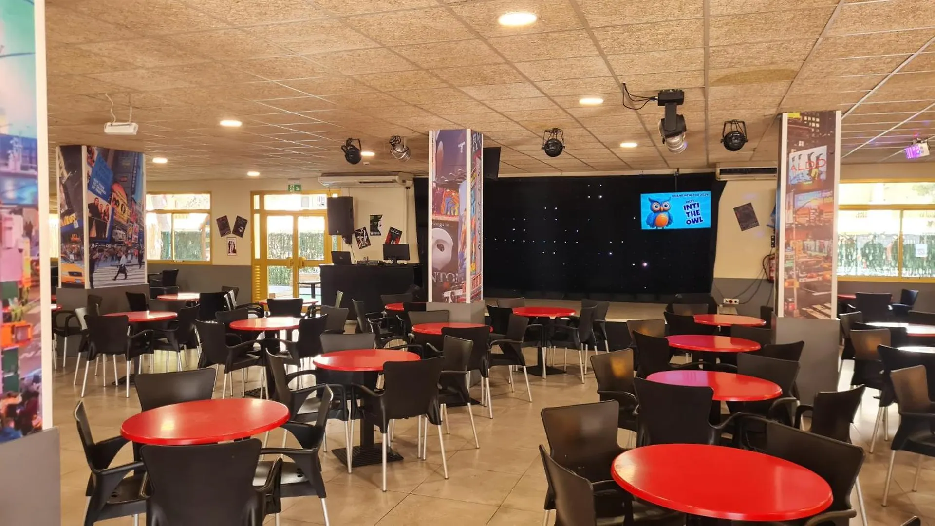 Bonito Apartamento Con Piscina Salou